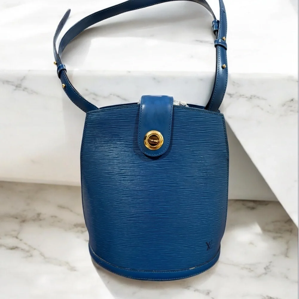 Louis Vuitton M52255 EPi Cluny shoulder Bag